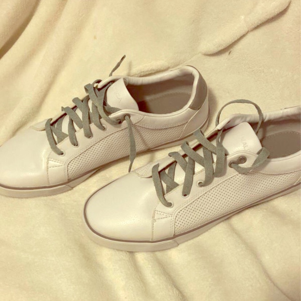 Brand New Nautica Men’s Size 10 Sneakers obo